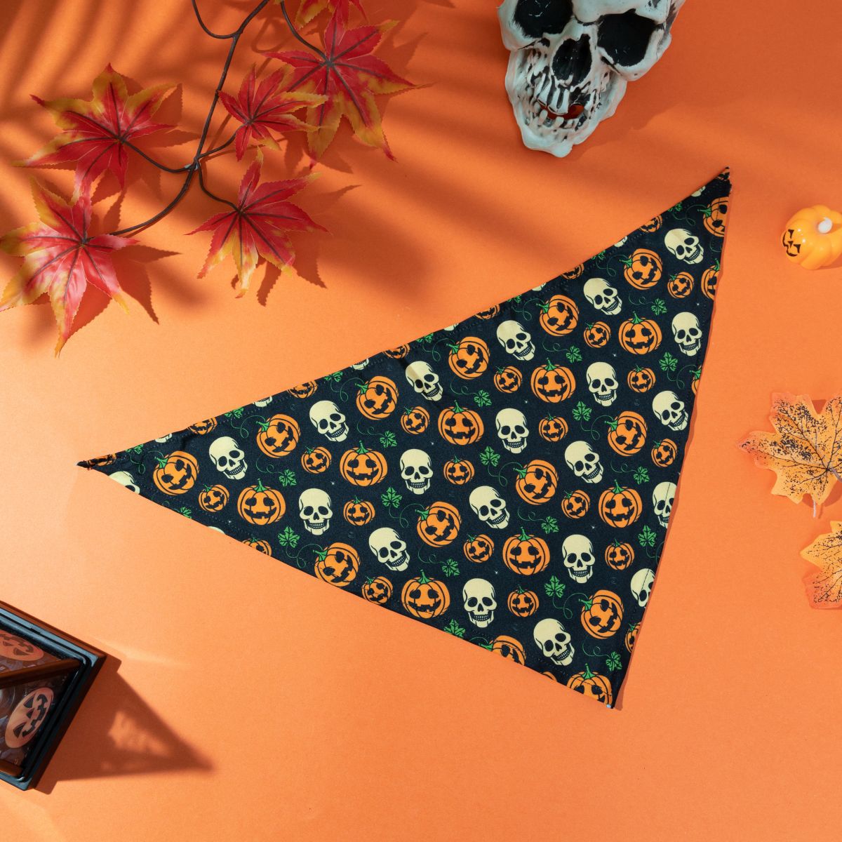 万圣节宠物玩具猫咪新款万圣三角巾拍摄吃饭猫狗通用宠物围巾厂家详情28