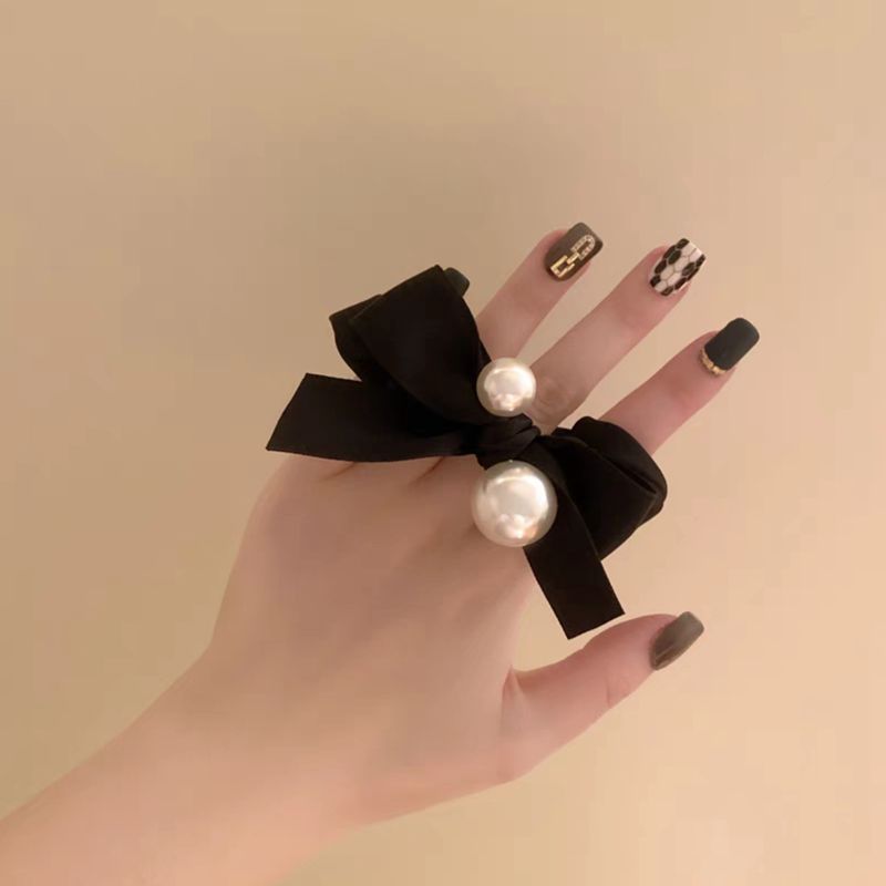 2024年新款小香风蝴蝶结珍珠头绳 高级感皮筋女头饰发绳女 韩国潮流发圈女士优雅头饰详情2