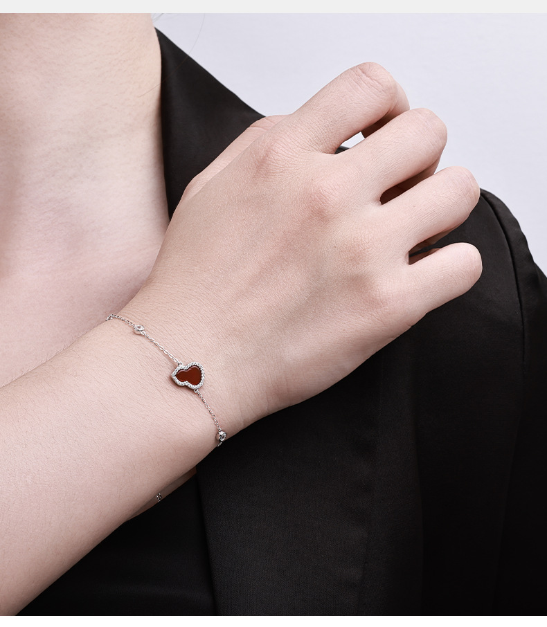 卓恒甄选2026银饰新款红玛瑙葫芦手链福禄新中式招财纳福时尚款S925纯银手链详情3