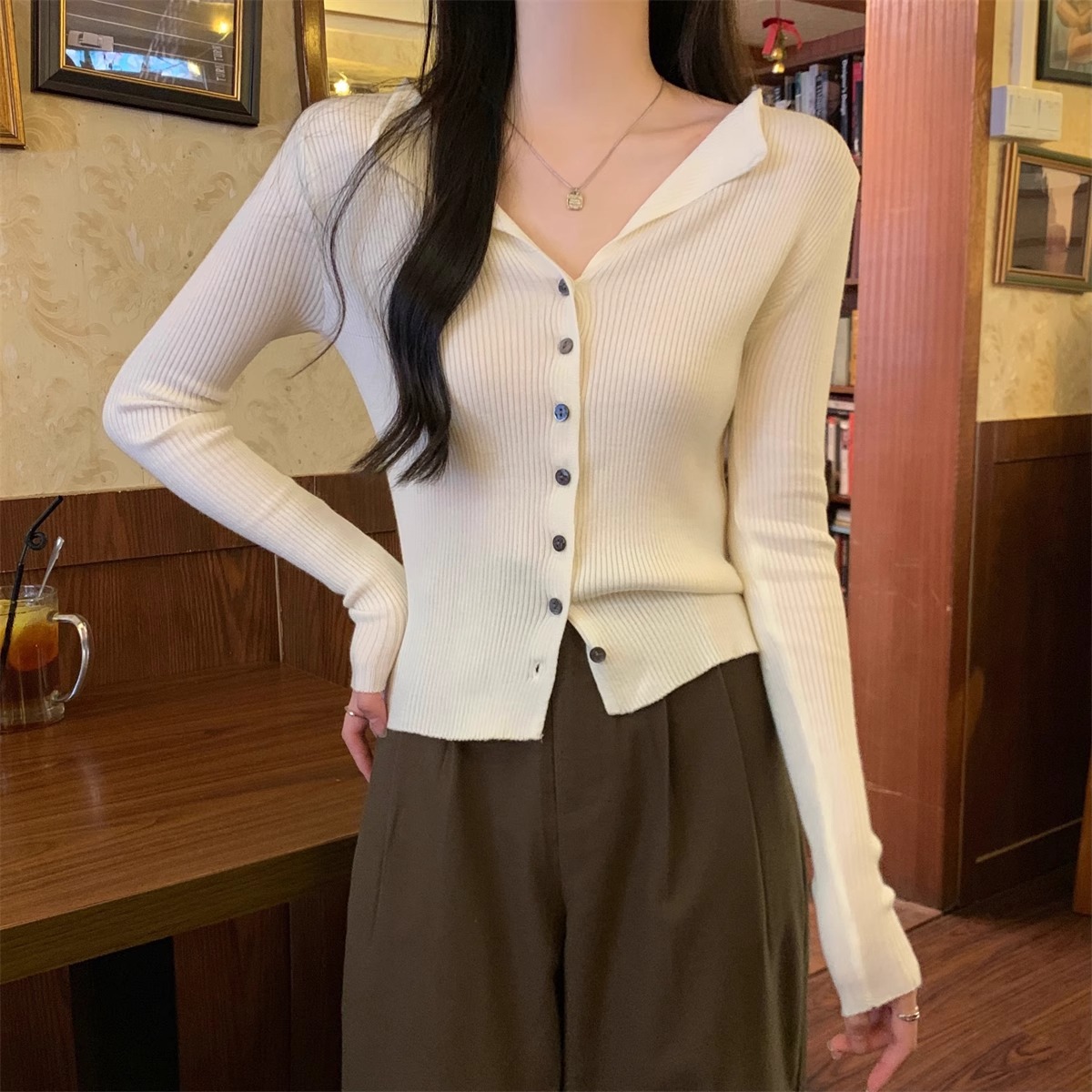 法式翻领长袖针织开衫女秋季2024新款小众设计感修身打底短款上衣详情11