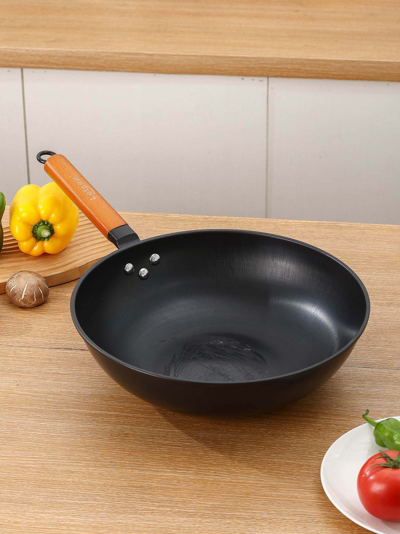 乐氏精制铸铁真不锈炒锅工厂批发不易粘锅不易生锈铁锅超市同款锅详情6