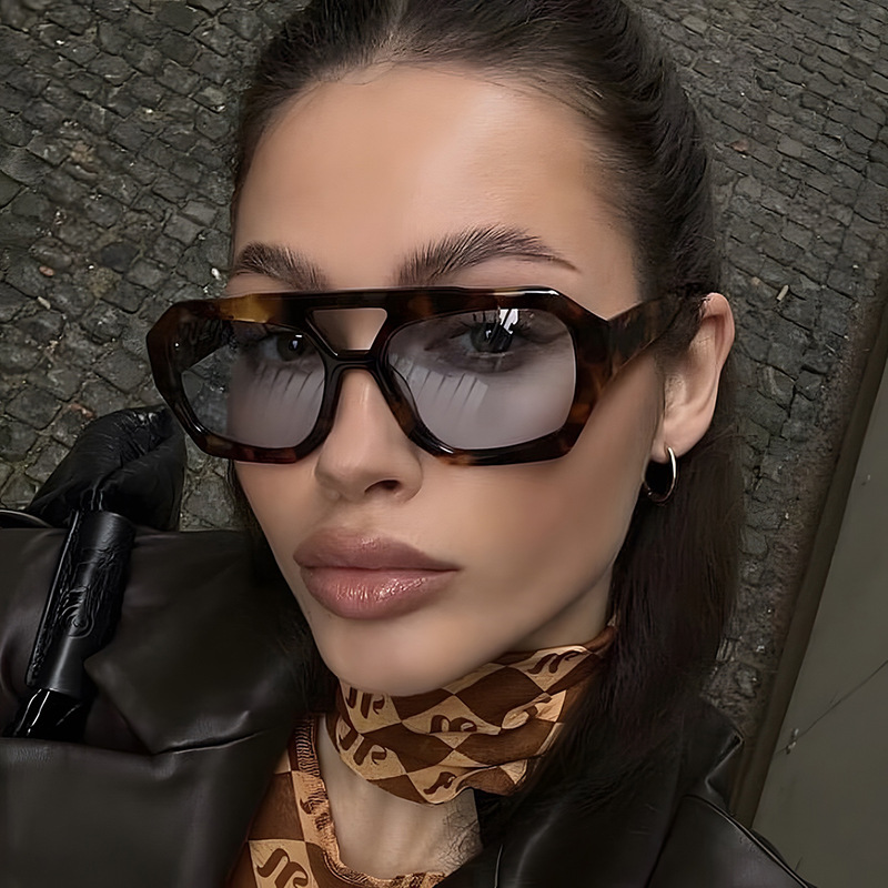 Cross-border European and American double-beam irregular sunglasses 2023 new retro and personalized sunglasses, trendy and popular sunglasses pic 3