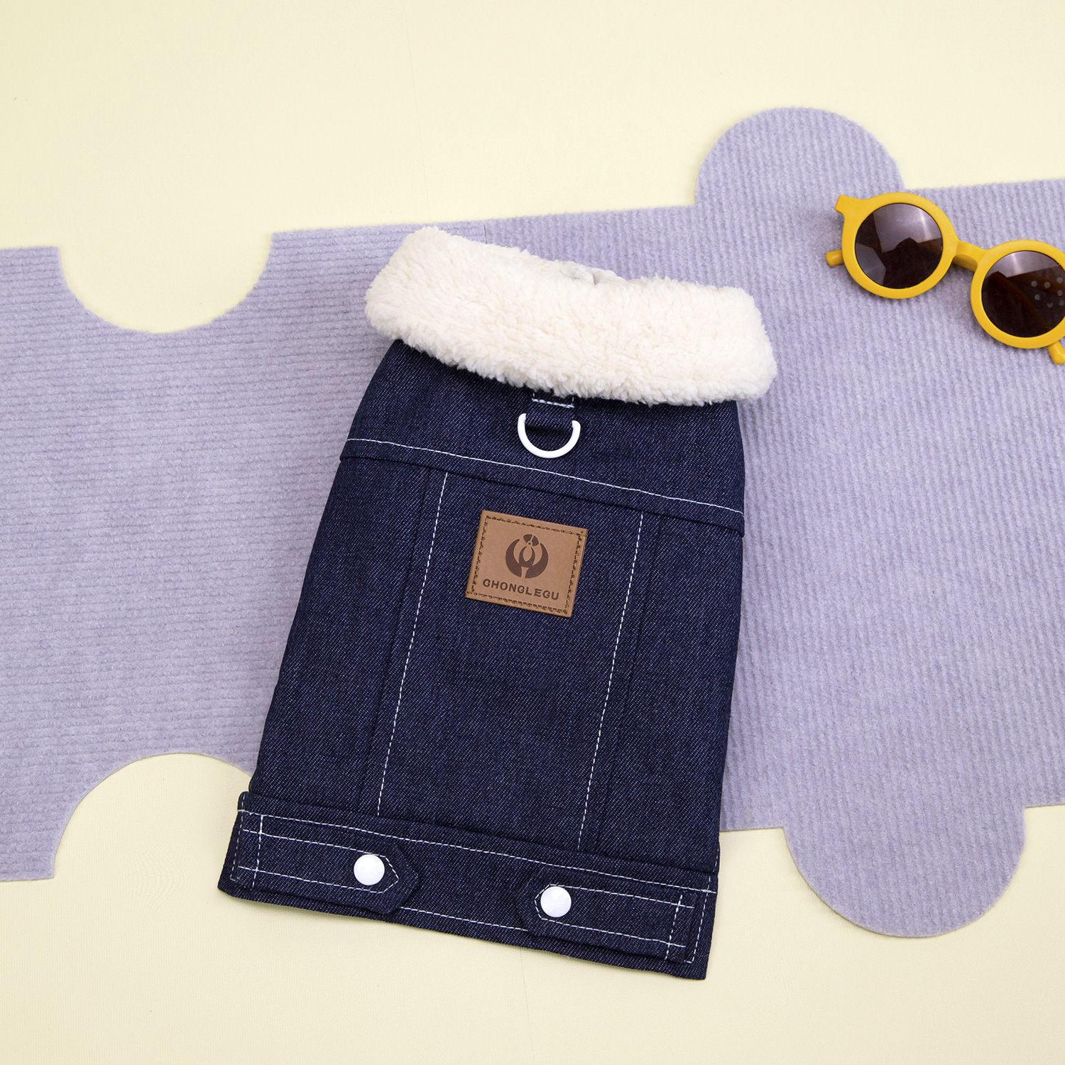 两只穿着外套的小狗宠物服装狗狗衣服宠物服饰新款可爱宠物狗狗衣服详情3