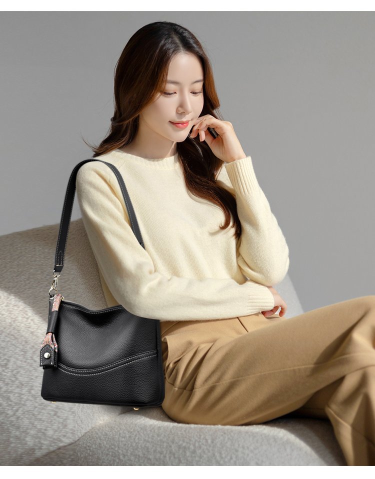 真皮流浪包女包头层牛皮包街拍新款潮时尚百搭三层软皮单肩斜挎包详情11