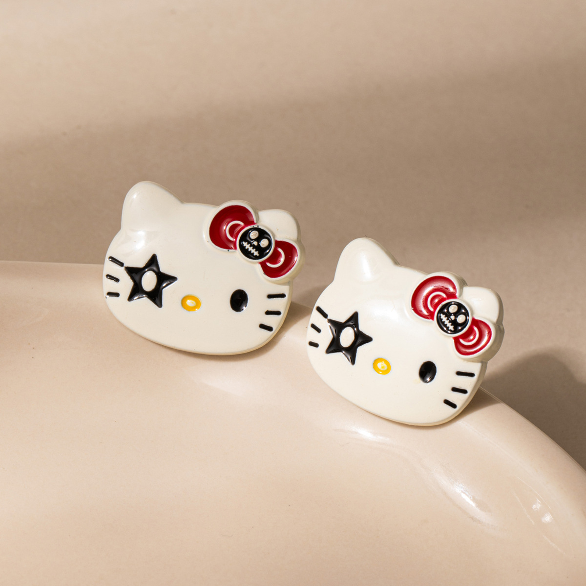 搞怪风白色滴釉小丑Kitty猫耳钉女万圣节甜酷个性卡通趣味耳饰详情7