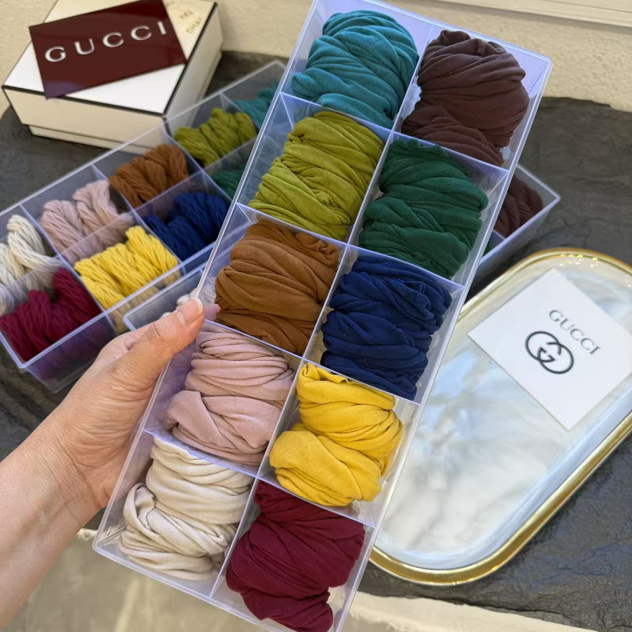 This is a real photo of a high-saturation, simple bow towel band for autumn and winter. The hair band is elastic and does not damage the hair. It is a fashionable and simple hair tie pic 6