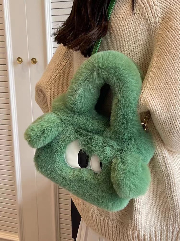 大眼狗2023秋季新款可爱卡通手提小方包单肩斜挎毛绒包详情3