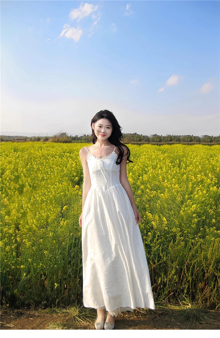 夏季穿搭法式白色吊带连衣裙子女夏2025新款独特漂亮温柔气质长裙详情5
