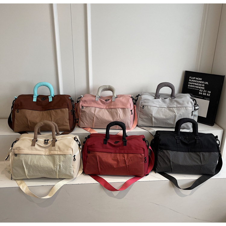 短途旅行包女轻便多功能斜挎运动健身包手提出差大容量收纳行李袋详情24