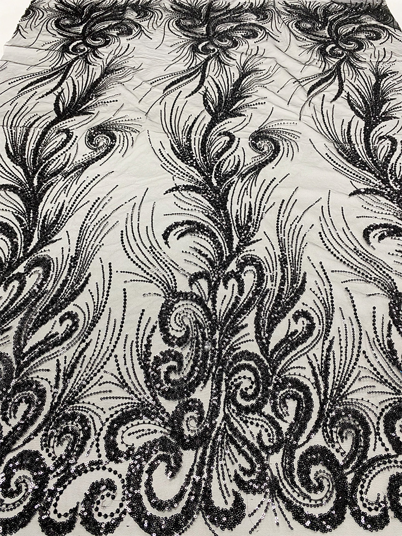 中大专供珠管珠子亮片网布蕾丝绣花婚纱礼服面料立体花朵亮片面料详情15