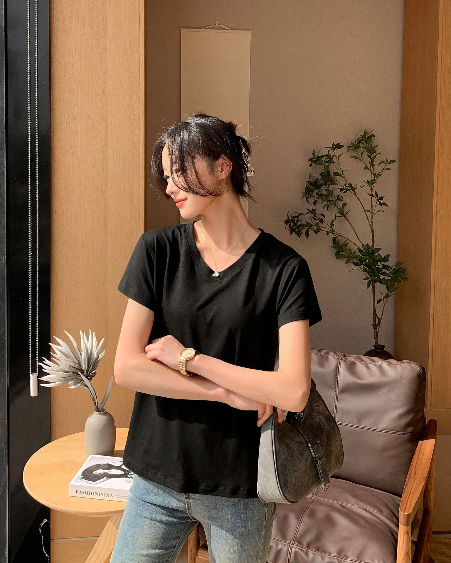 白色t恤女短袖夏季2024新款宽松薄款打底衫内搭纯色显瘦v领上衣详情26
