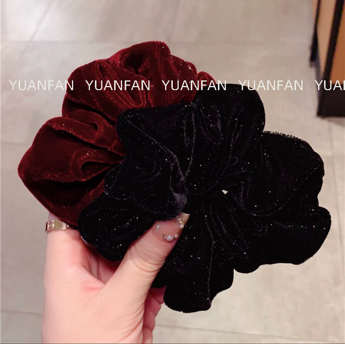 Autumn and winter glittering velvet large intestine hair band, high-end and elegant velvet band, starry sky hair tie, hair accessory pic 2