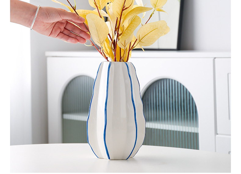 2025 Modern and simple white ceramic vase ornaments, creative hand-painted dried flower arrangement for the living room entrance, sample room soft decoration vase ornaments, vase home ornaments, porcelain vase handicrafts pic 4