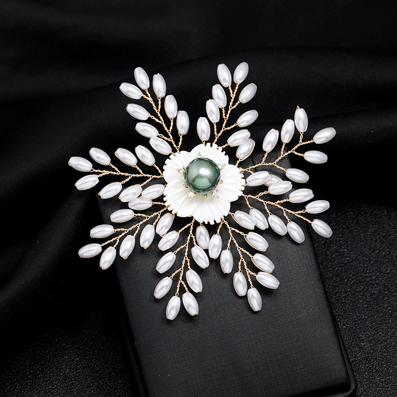 手工高档气质奢华珍珠雪花胸针女高级感大气优雅胸花大衣别针配饰详情12