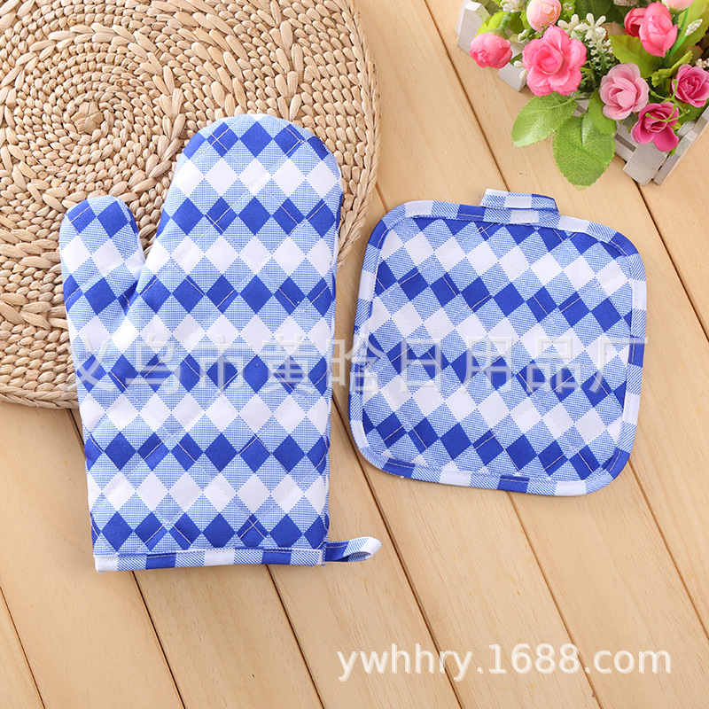【 Chi Jia 】 Microwave Oven Heat insulation and heat-resistant hand cover Pad Two-piece Set, Kitchen Baking Two-piece set, diamond-shaped printed pic 2