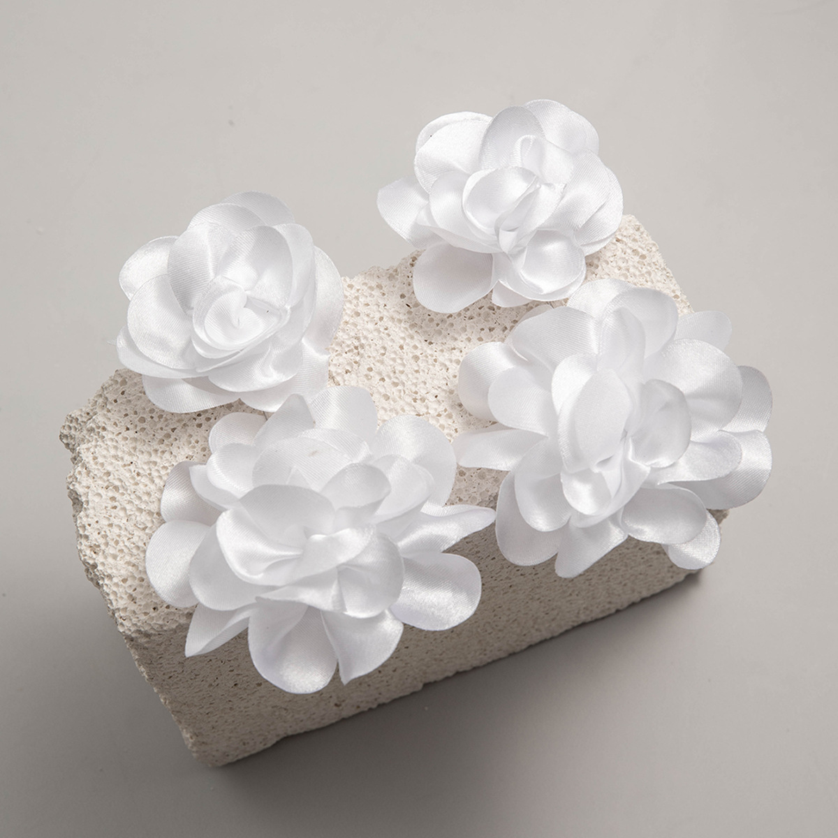 欧美跨境饰品时尚不规则立体花朵设计耳饰夸张彩色烤漆花瓣耳环详情12