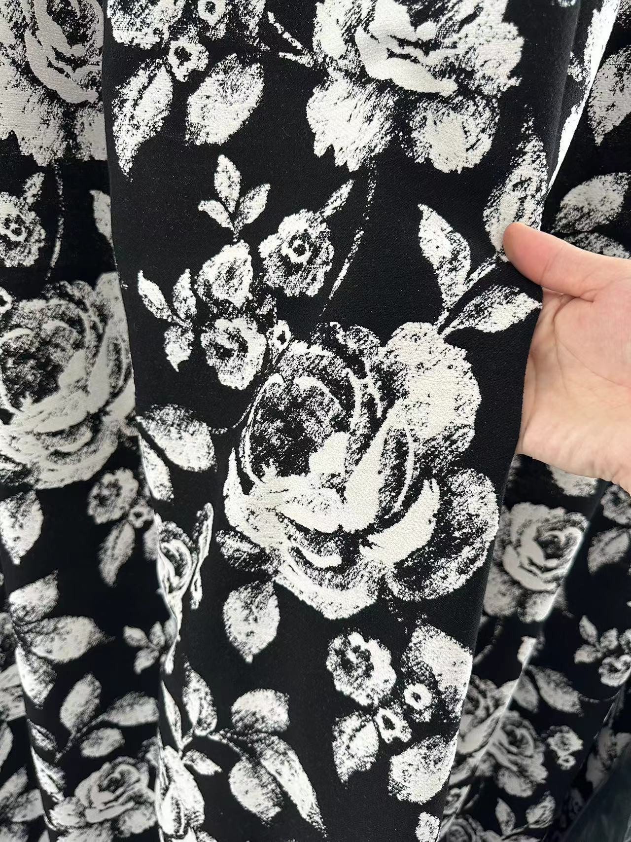 黑色玫瑰窗帘法式轻奢高级感客厅客厅卧室遮光雪尼尔提花窗帘布料详情7