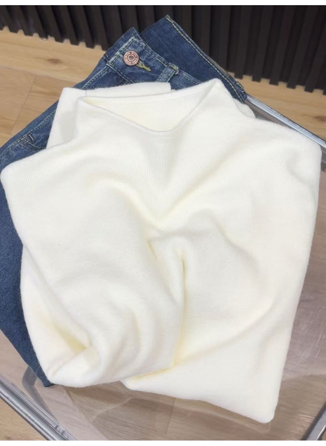 A small stand-up collar layering sweater with thickened fleece, a soft and soft base layer for women, a one-piece fleece inner layer for warmth in autumn and winter, long-sleeved pic 12