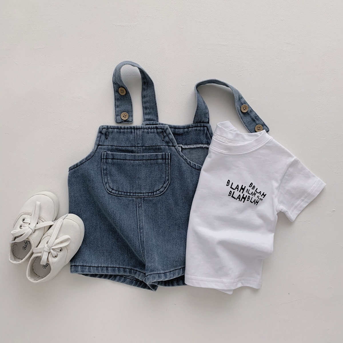 Bebé denim tirantes shorts conjunto 2025 nuevo niño blanco camiseta hombre niña verano fino dos piezas pic 5