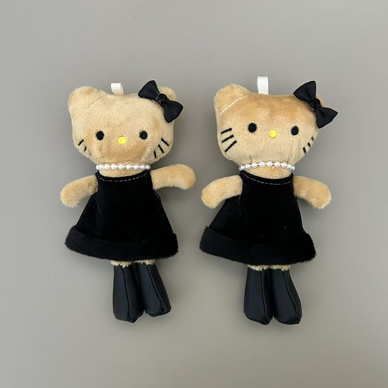 Кошечка с длинными чёрными ногами, сумочка с плюшевыми игрушками, рюкзак с игрушками, висящий с любовью на цепочке для ключей pic 5