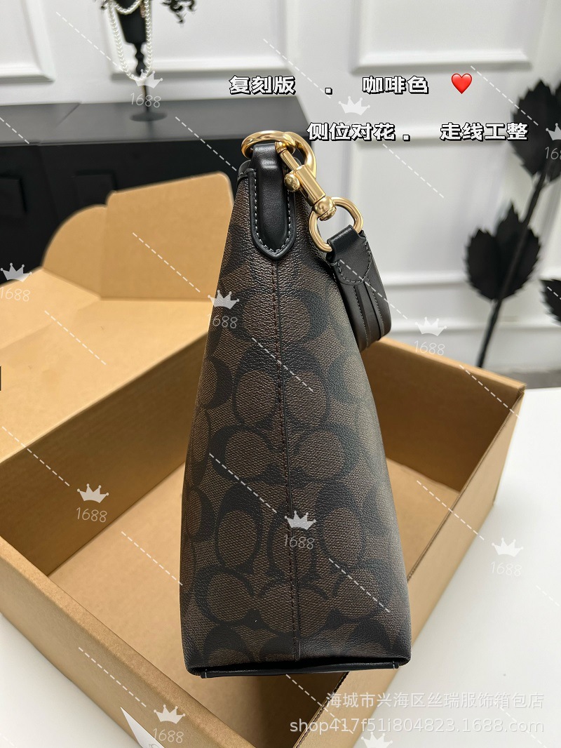 新款流浪包百搭配牛皮对花版字母腋下包斜挎包质感斜挎购物袋详情13