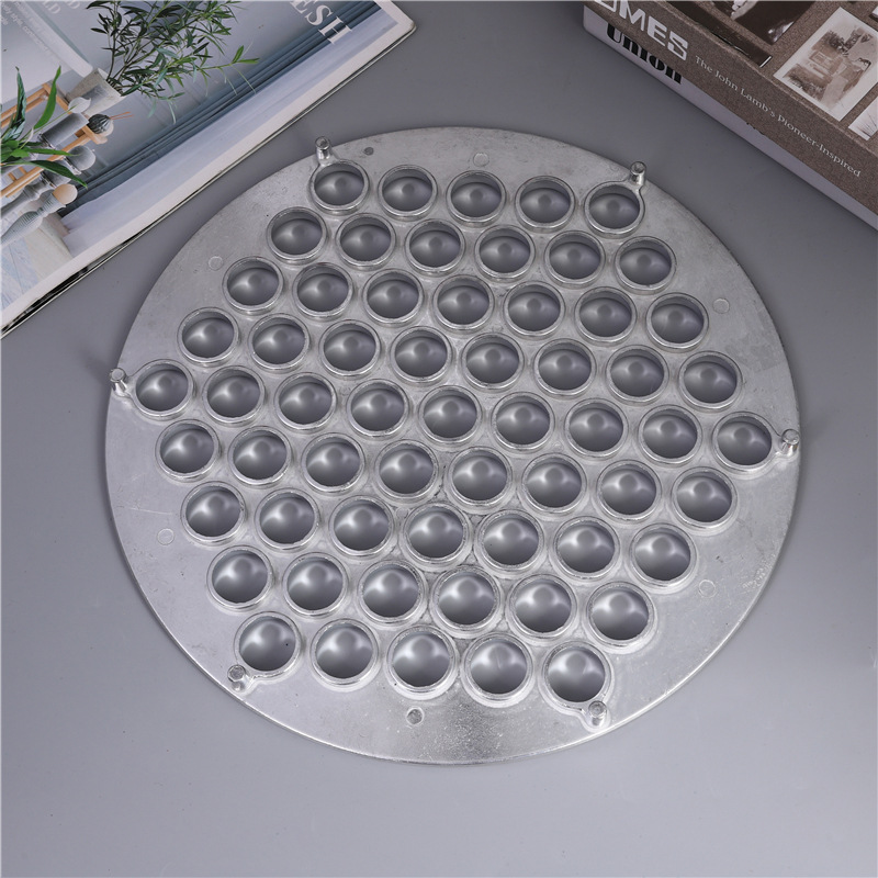 The new dumpling mold, a handy tool for lazy people to make dumplings, is a 61-hole aluminum alloy dumpling mold and kitchen accessory that is selling well across borders pic 2