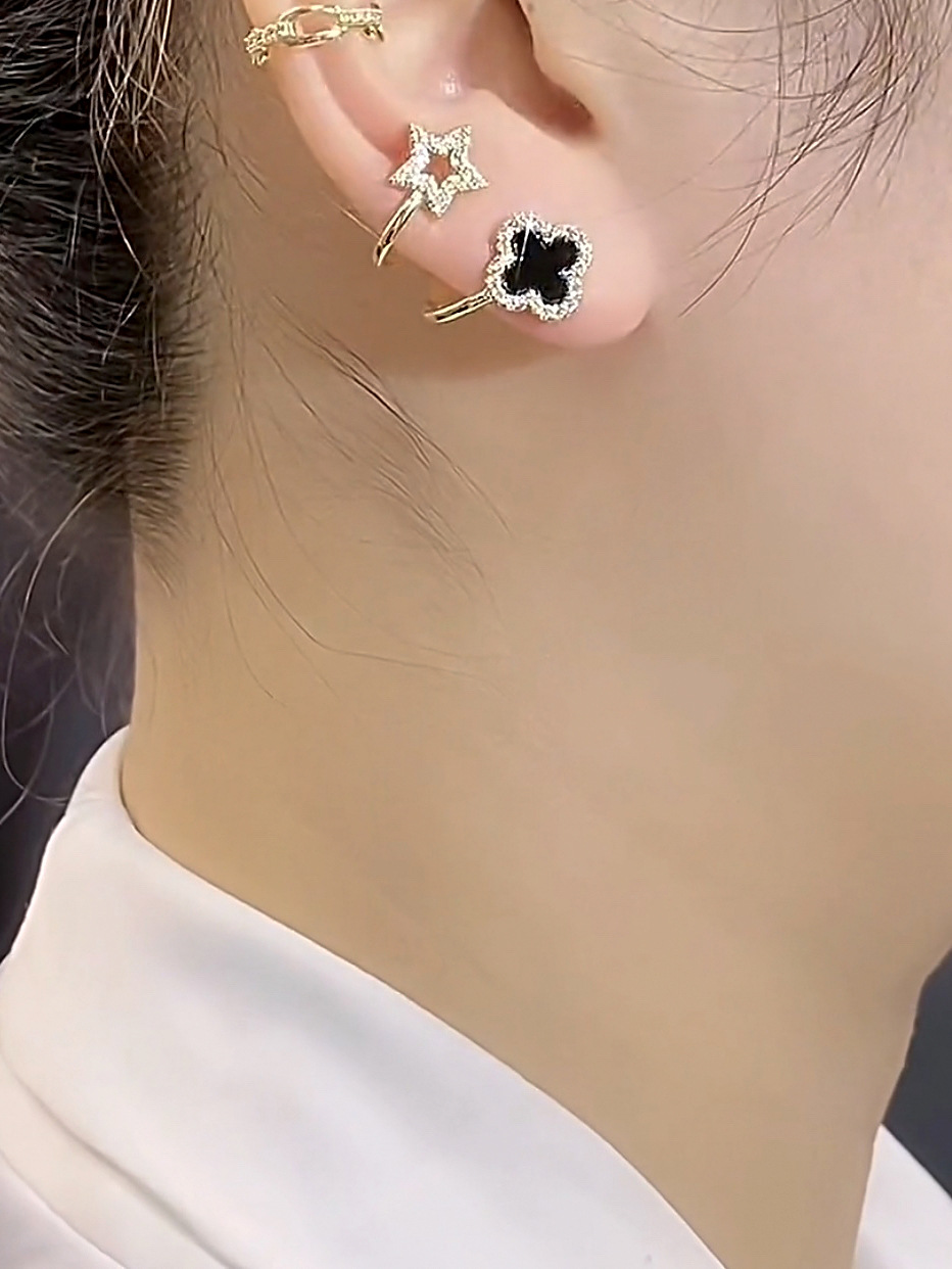 s925 Silver Needle black four-leaf clover fashionable and simple stud earrings, a niche design for women, exuding a sense of high-end, stylish and light luxury pic 4