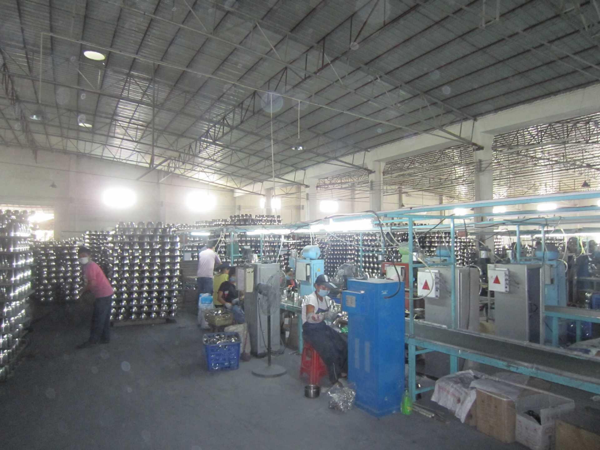 Cross-border e-commerce supply chain warehouse for 110V US standard 1.2L electric kettles exclusively for foreign trade export pic 12