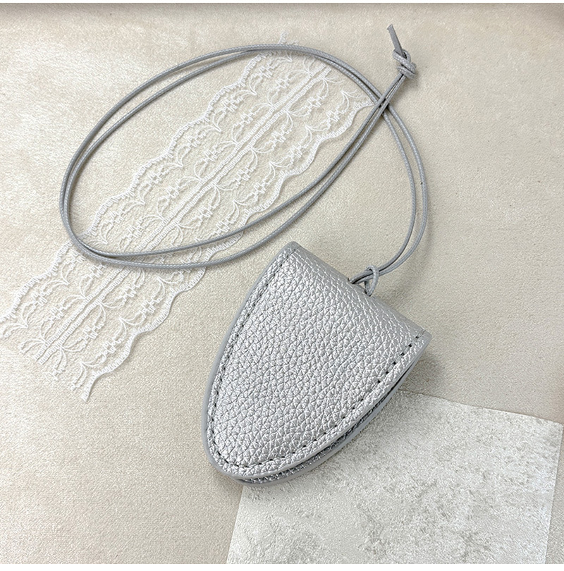 2025新款春天色pu皮革磁吸挂脖眼镜包项链韩系长款墨镜挂件眼镜夹详情7