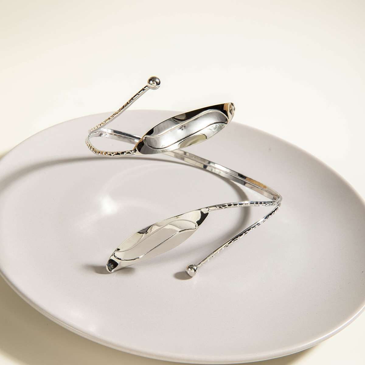 亚马逊跨境个性冷淡风海星手臂镯线条计感蝴蝶环形开口臂镯女详情38