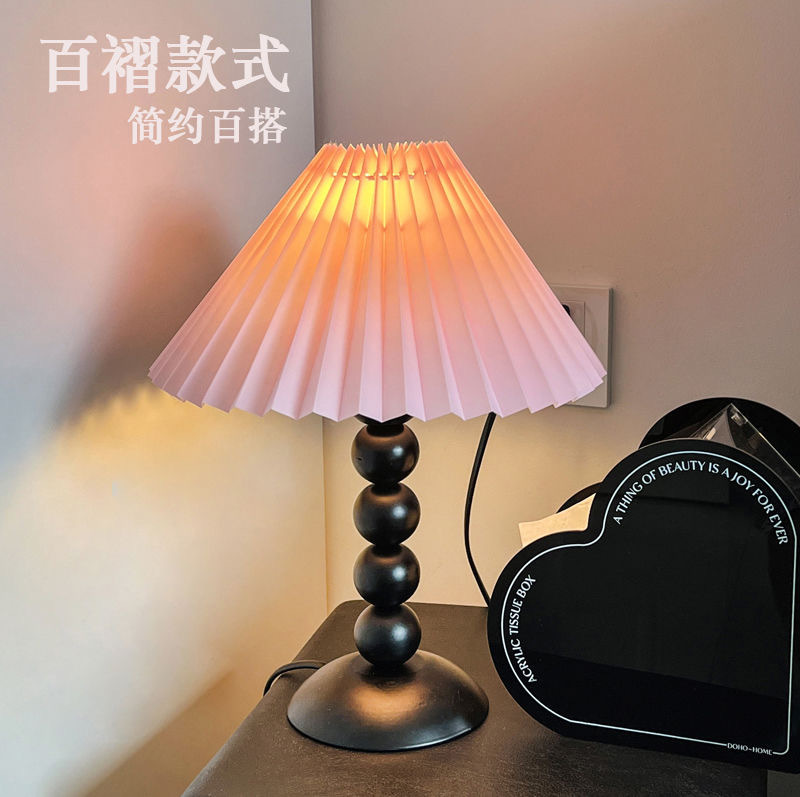 Nordic Ins-style retro desk lamp, creative bedside dormitory bedroom atmosphere, girl-decorated pleated Internet celebrity night light pic 3
