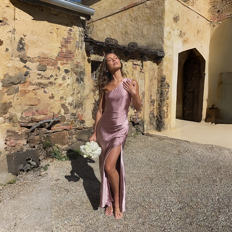 Cross-border Amazon 2024 Spring/Summer, European and American style, slimming, single-shoulder, socialite style, slit, sexy satin dress for women pic 22