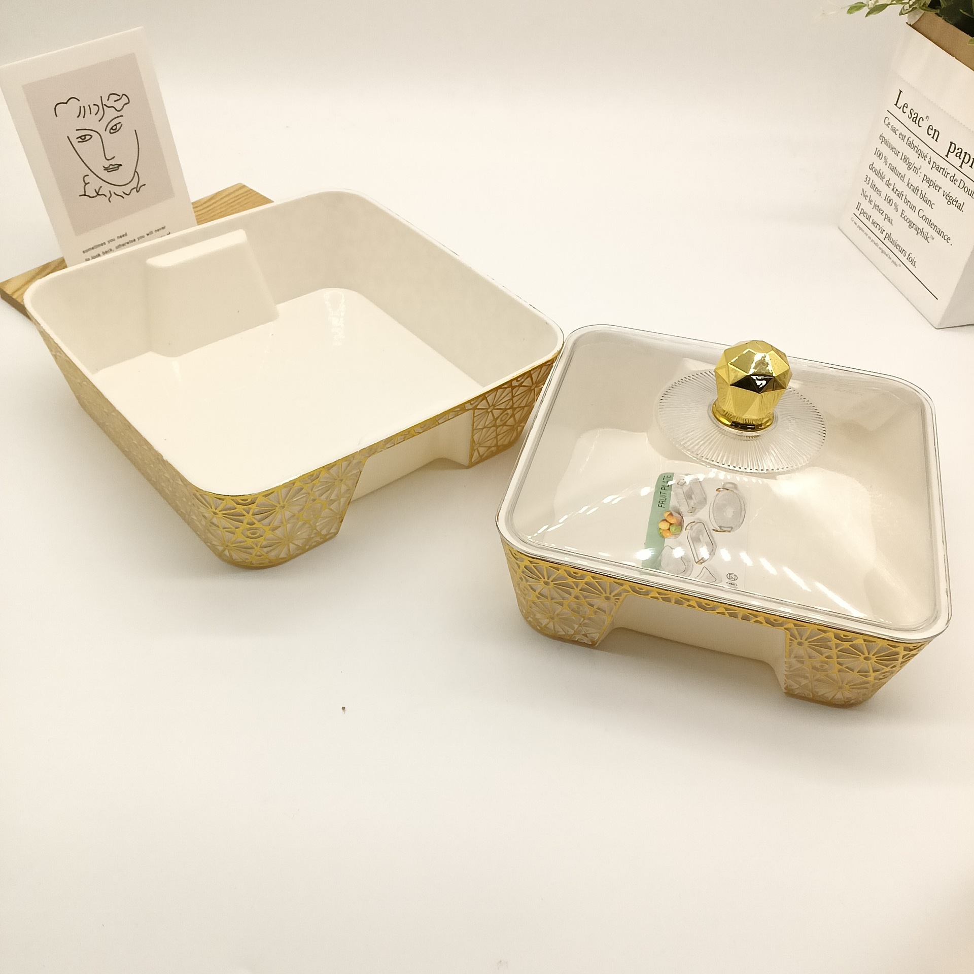 New carved fruit plate, plastic dried fruit plate, cross-border wholesale, square transparent fruit plate with golden lid pic 1