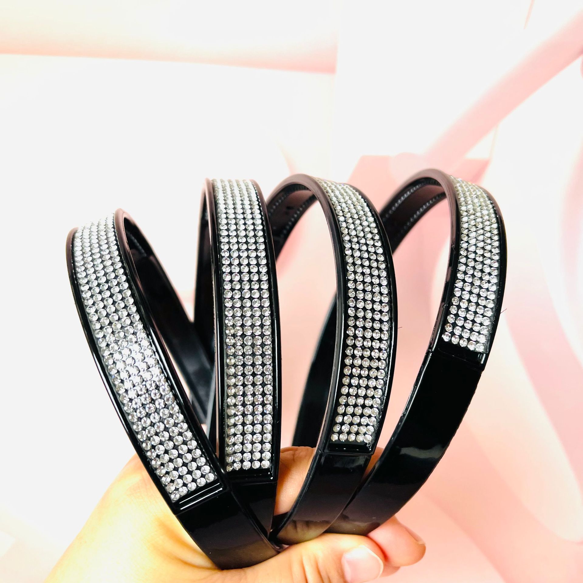 【 Zone 1-9 】 5-row white diamond hair band 20/ pack 2000/ box Simple black plastic anti-slip hair band 5-row white water drill bit band 1 yuan 2 yuan wholesale of hair accessories pic 3