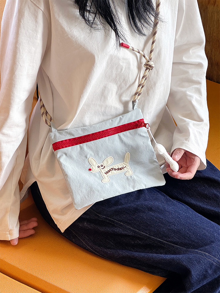 同款大耳狗夏季新款防水斜跨单肩包多功能斜挎小包轻便手机包零钱详情7