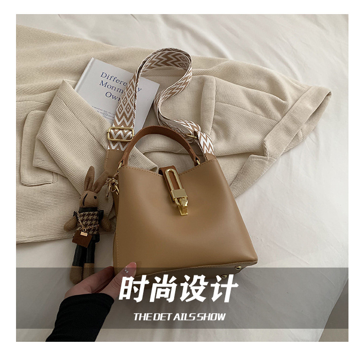 高级感大容量水桶包女2024新款潮韩系百搭宽肩带单肩包洋气斜挎包详情8