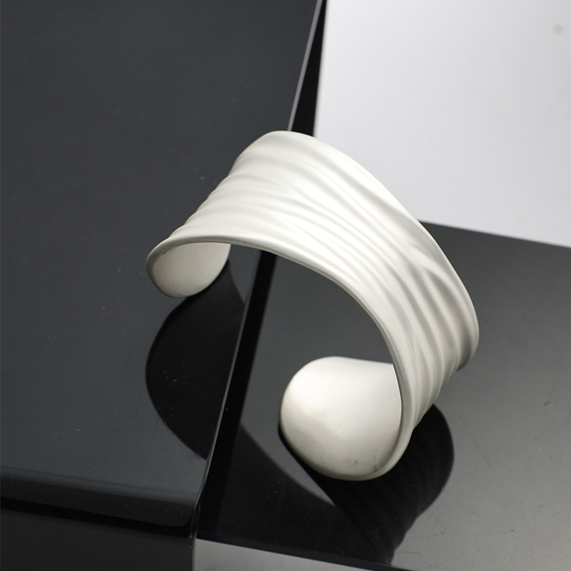 秋冬新款肌理叶脉开口手镯戒指女小众设计高级感宽版纹理指戒手环详情3