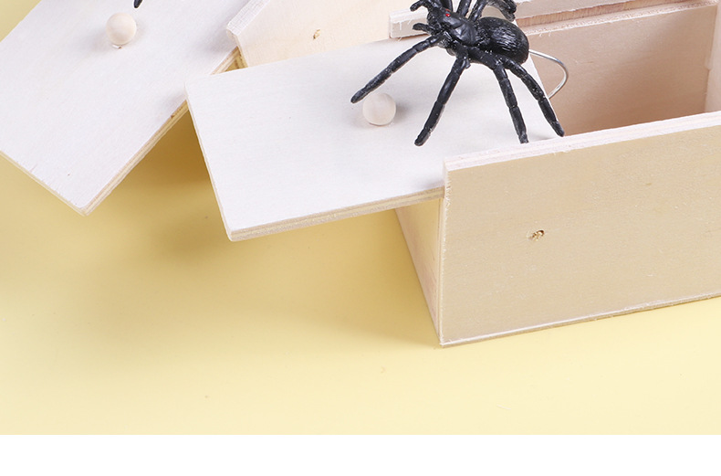 A shocking spider wooden box, the same style as Douyin, is a parody and creative prank toy. Wholesale from the spider prank manufacturer pic 13