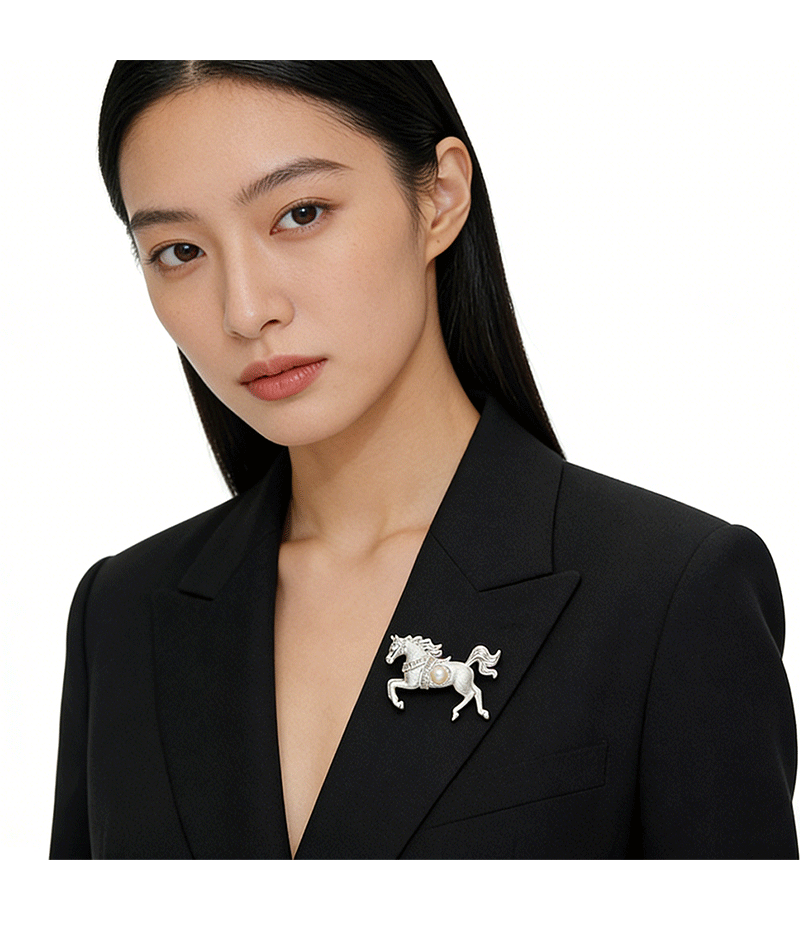 Hyacinth caballo a gongcheng temperamento de moda cepillado grueso plata corcel broche mujer personalidad traje pin en vivo burst estilo accesorios pic 6