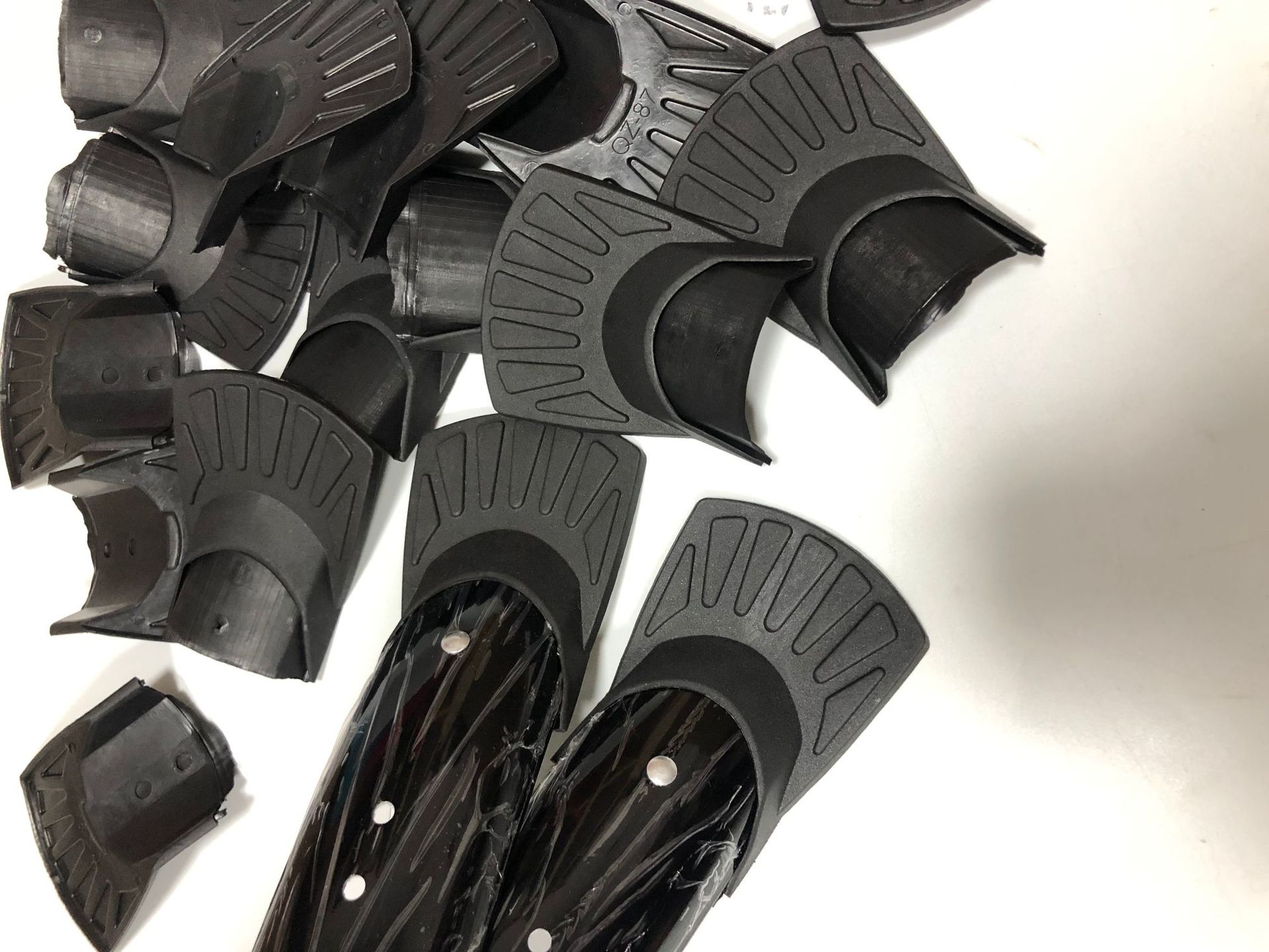 Factory direct sales of bicycle parts plastic mudguards and fishtails, 87 black bicycle rain plate fishtail parts pic 7