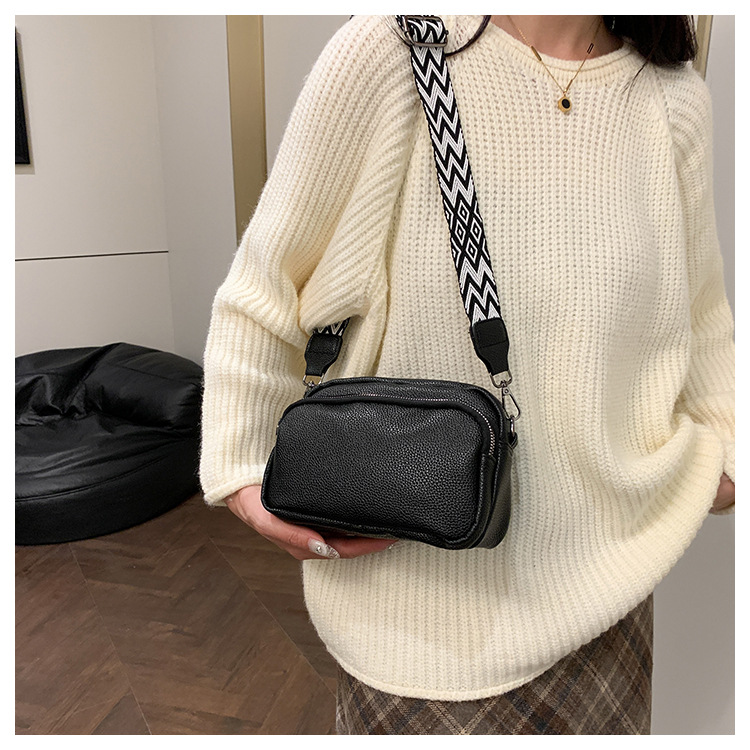 外贸潮流女包小众时尚质感宽肩带大容量女士单肩斜挎小方包跨境详情12