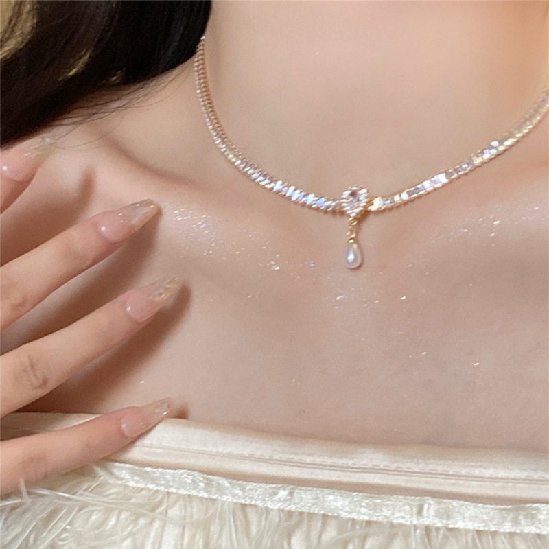 French Hepburn style zircon necklace, light luxury, niche and high-end design sense, teardrop-shaped pearl collarbone chain, Internet celebrity necklace pic 14