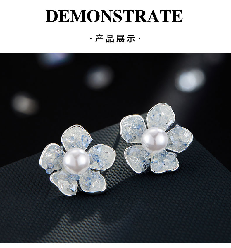 Niche, fresh, ice-transparent crystal flower stud earrings with a light luxury and high-end feel, copper alloy s925 silver needle fashionable and versatile earrings pic 6