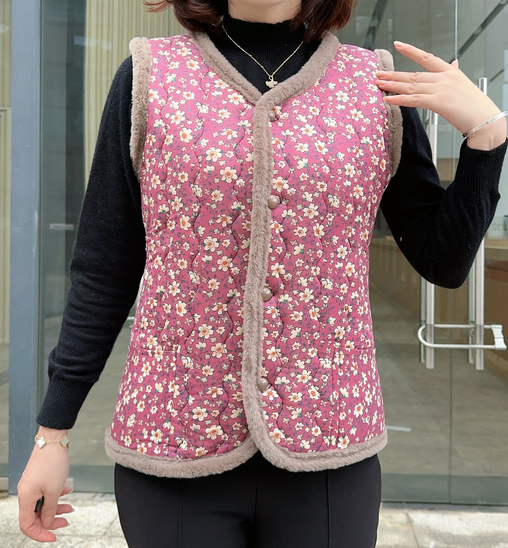 花棉袄妈妈装秋冬装短款马甲大码奶奶加绒保暖碎花棉衣马夹大花女详情3