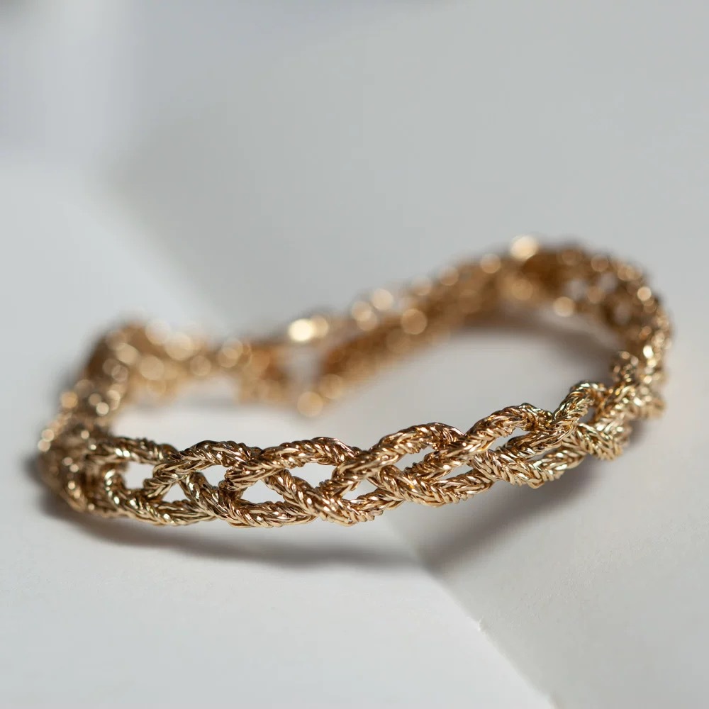 法国BD*麻花编织手链 冬季新款轻奢复古个性ins风高级感麻花手链详情4