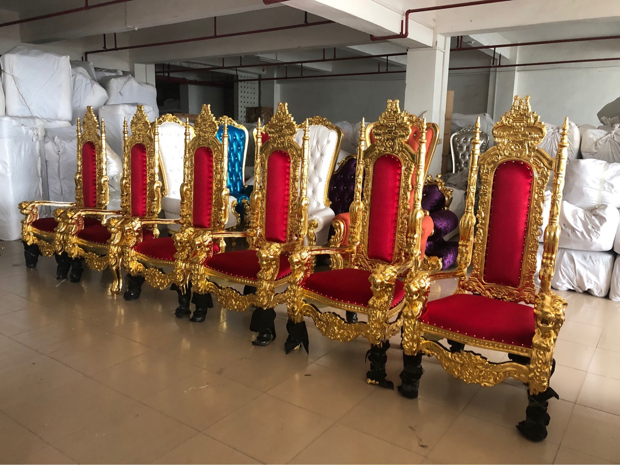 酒店会议椅婚庆婚礼大厅娱乐欧式仿古堡餐椅高级皮质实木靠背久坐家具餐椅复古椅子椅子木头登子高凳子椅子高级感豪华详情5