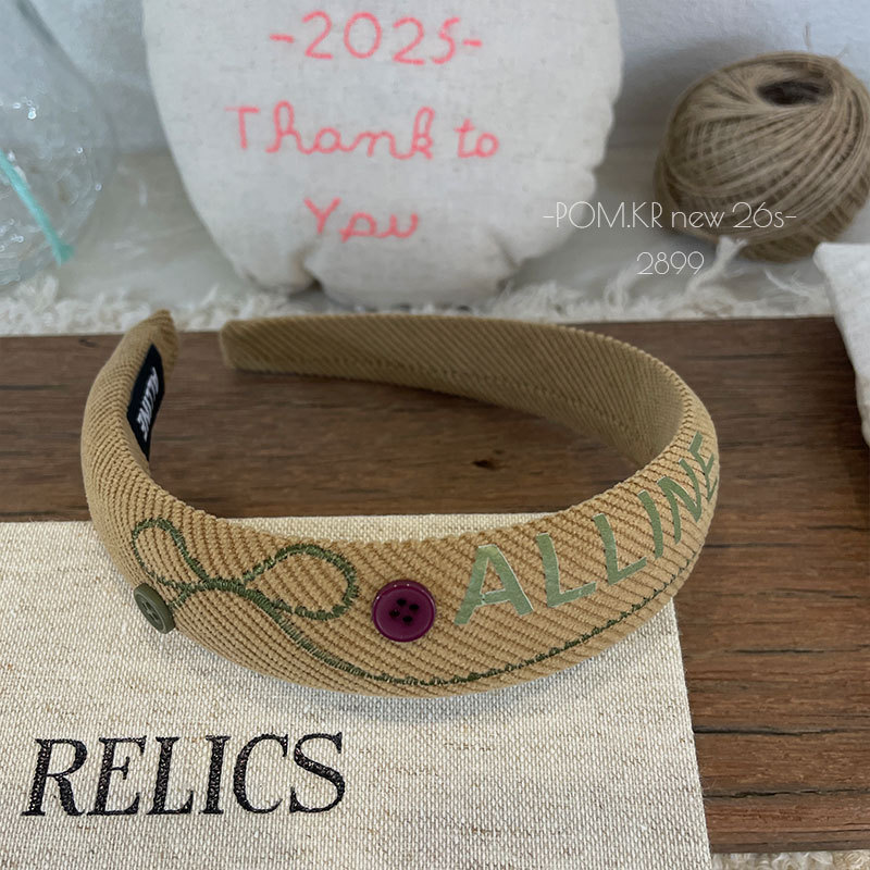The new Korean-style checkered headband exudes a sense of sophistication for girls. The letter headband is versatile for autumn and winter. The high top hairpin creates an atmosphere for girls pic 10
