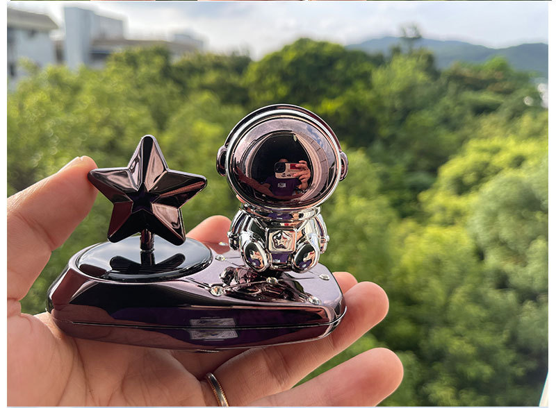 Solar-powered car perfume, scented stars, car ornaments, creative astronauts, high-end interior center console pic 4