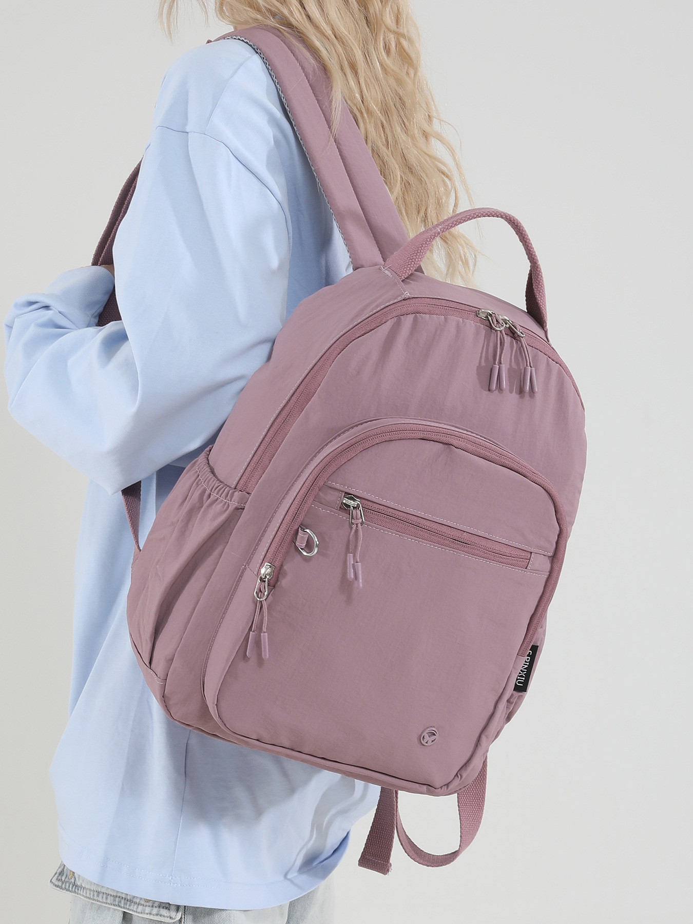 现货外贸跨境大容量轻便多隔层女士休闲百搭防泼水学生双肩包学生详情46