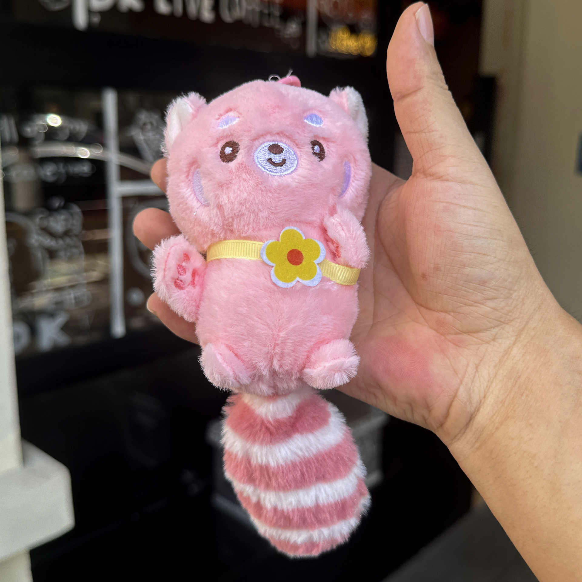 Cross-border bestsellers: Cute cartoon big-tail raccoon pendants, bags, keychains, plush pendants, ornaments, toys pic 4
